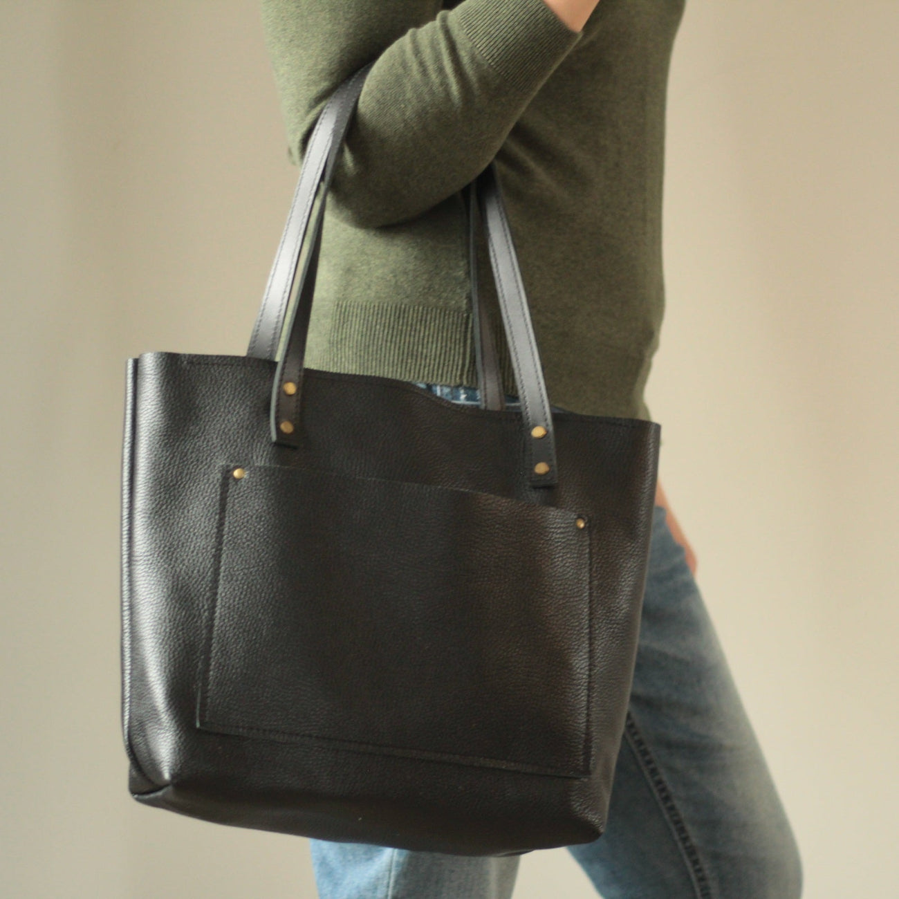 Elegancka skórzana torba tote z włoskiej skóry – wymiary 42x30x12,7 cm (16,5″x11,8″x5″)